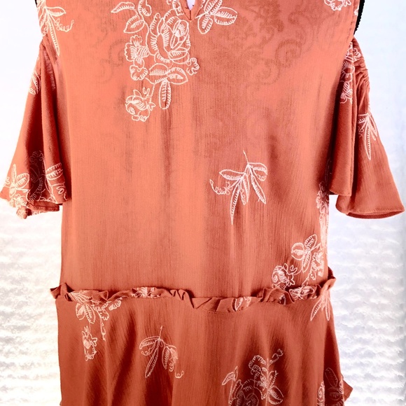 🆕Nordstrom Ro & De Cold Shoulder Top Size Medium - Picture 3 of 8